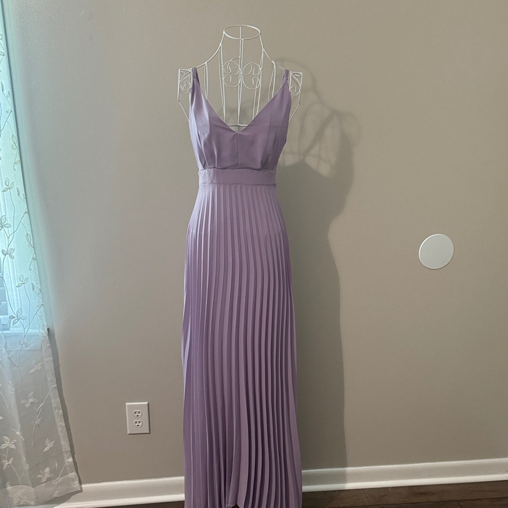 Chic Lavender Pleated Maxi Dress